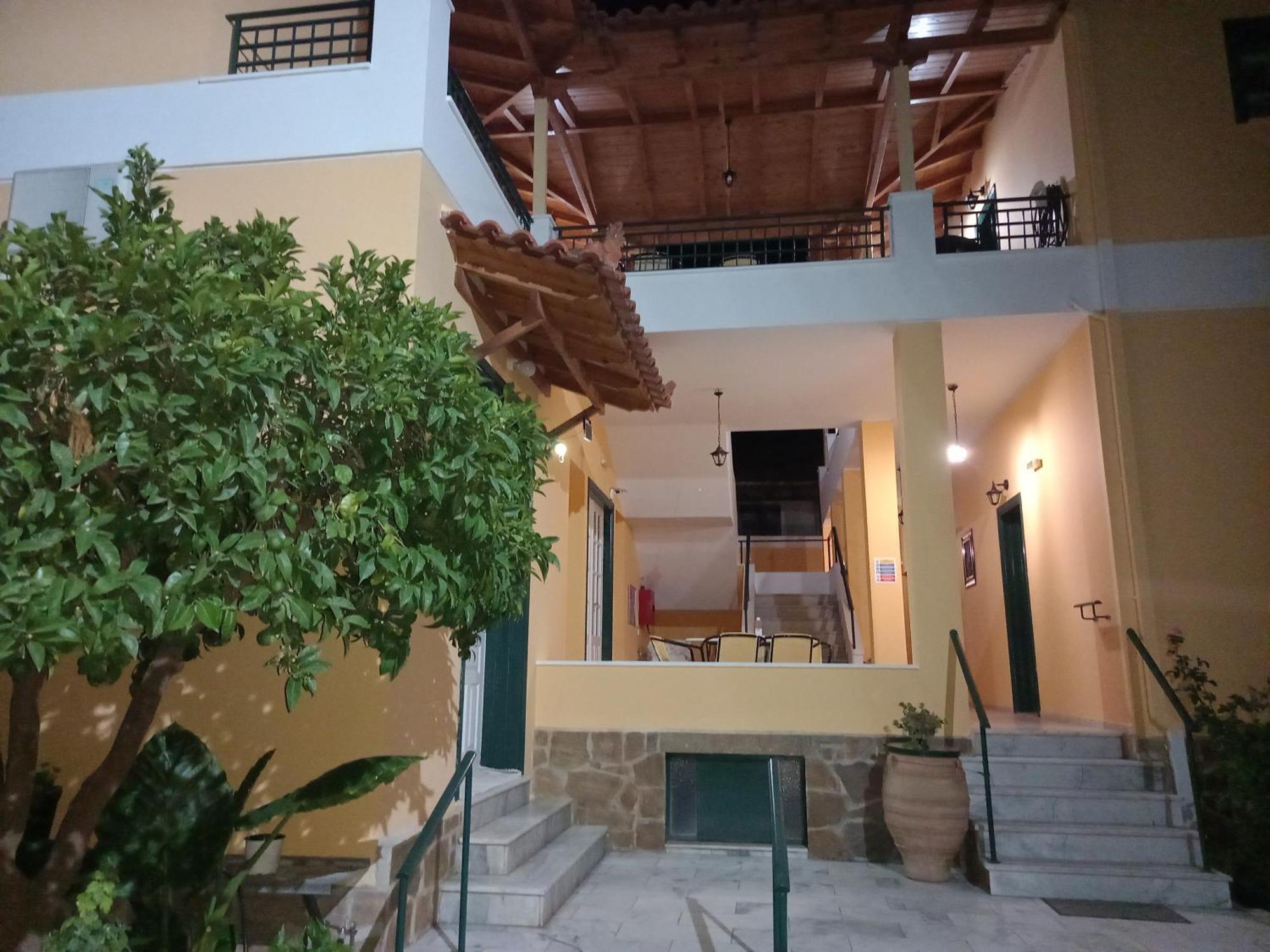 Costa-Rini Hotel Leonídion Dış mekan fotoğraf