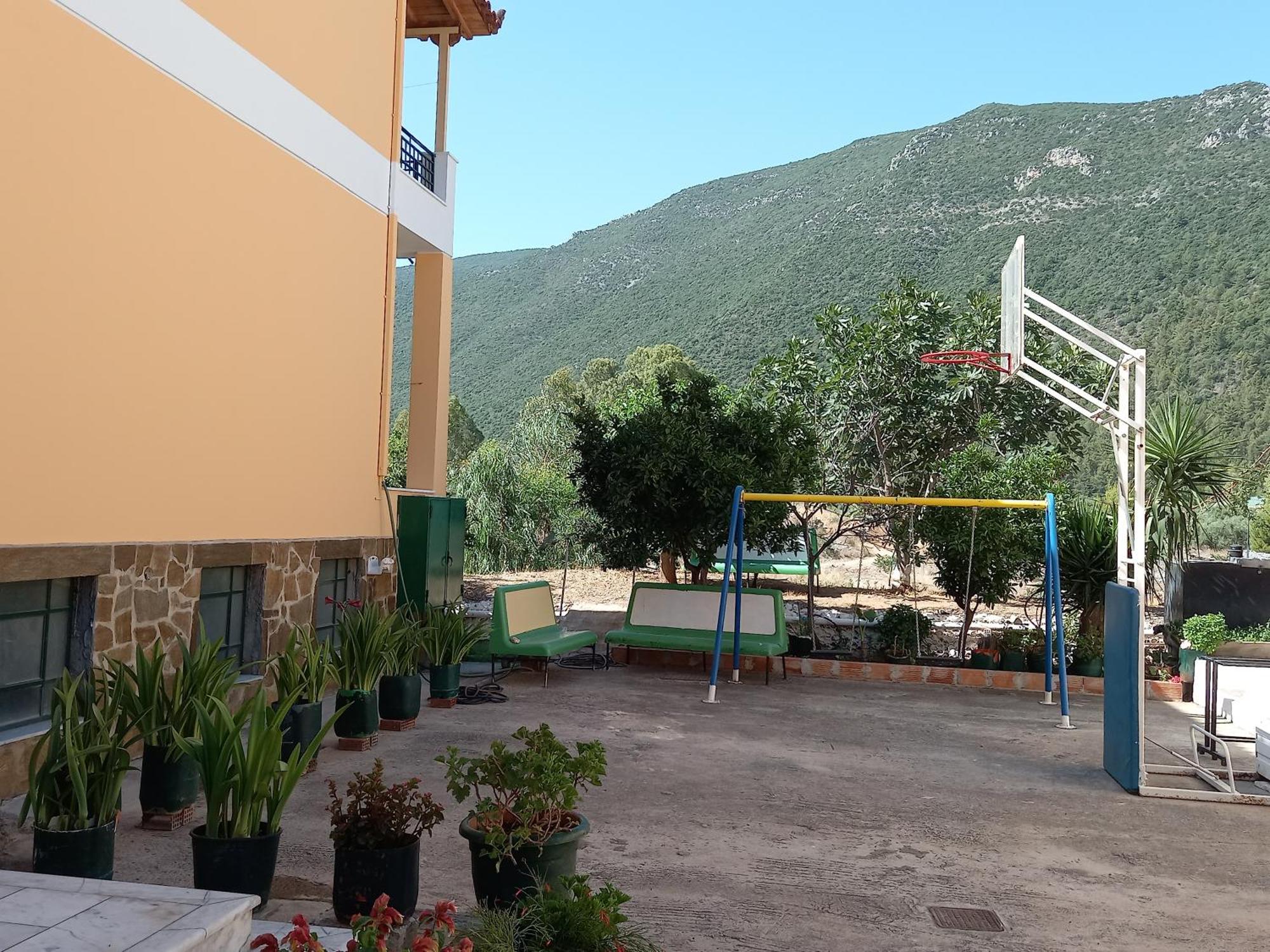 Costa-Rini Hotel Leonídion Dış mekan fotoğraf