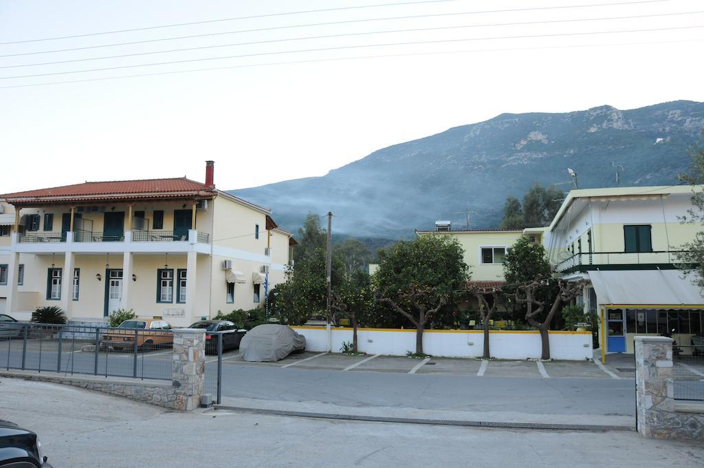 Costa-Rini Hotel Leonídion Dış mekan fotoğraf