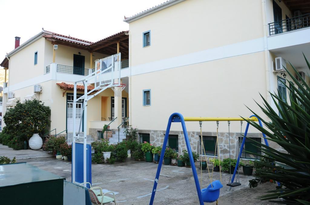 Costa-Rini Hotel Leonídion Oda fotoğraf