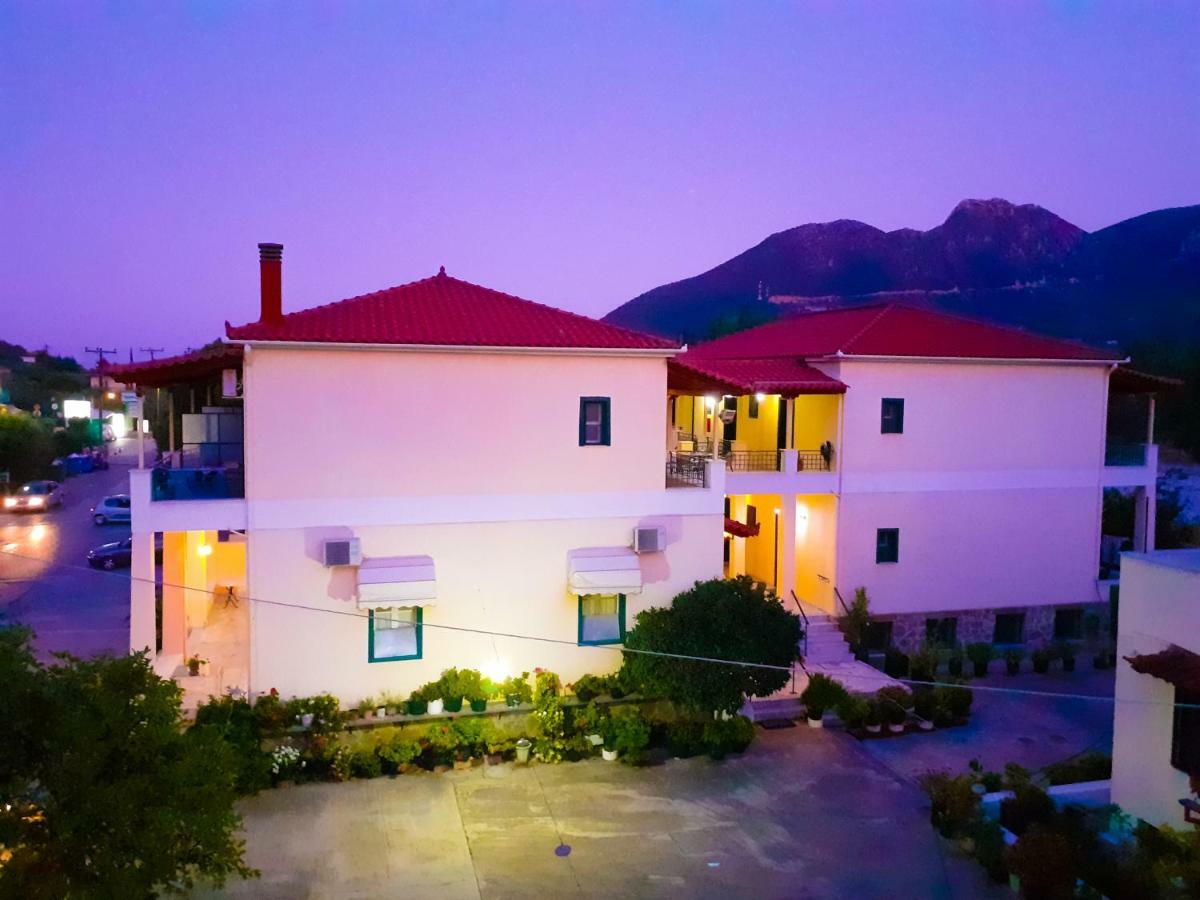 Costa-Rini Hotel Leonídion Dış mekan fotoğraf